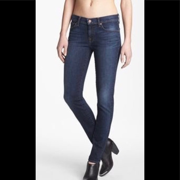 The Slim Cigarette - Picture 6 of 8